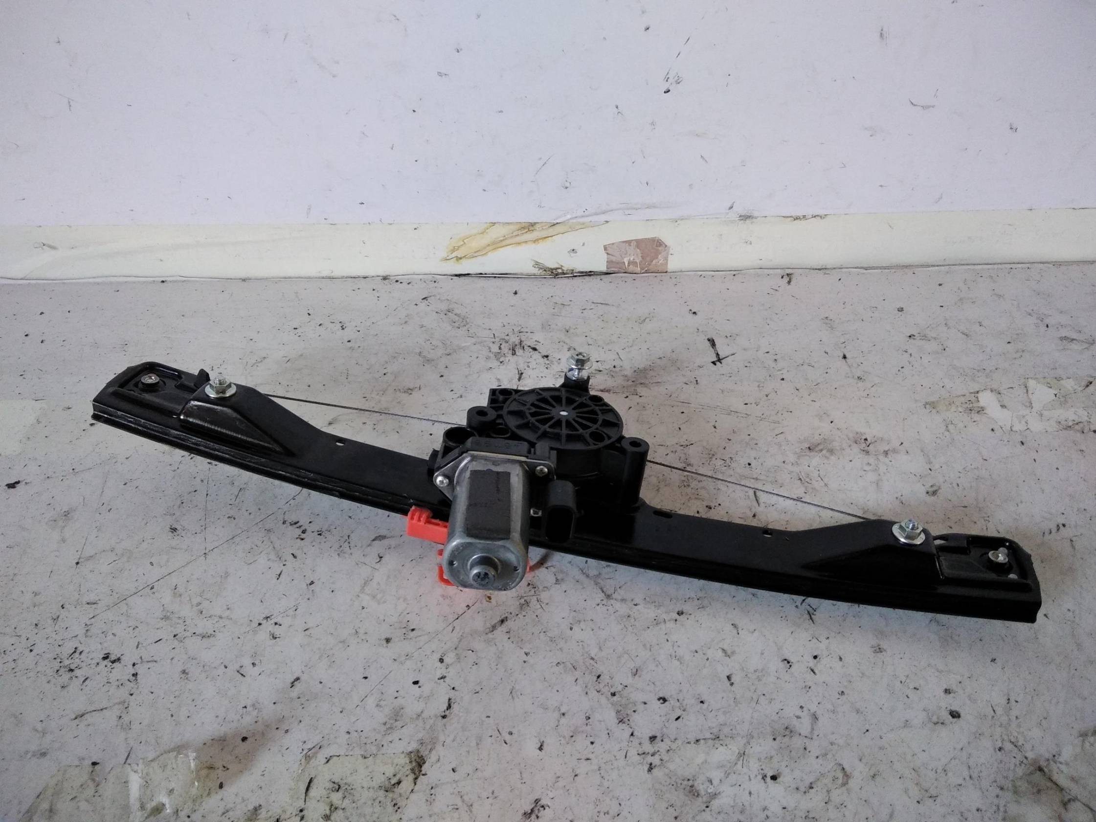 Alzacristallo elettr. porta ant. dx.